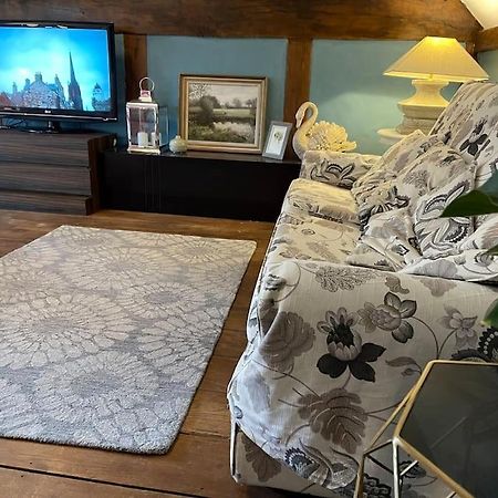 Stylish 2-Bed Cottage With Secure Parking Winforton Exterior foto